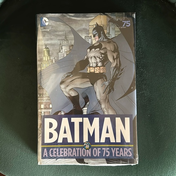 BRAND NEW Batman: A Celebration of 75 Years (DC Comics, 2014) - Picture 1 of 3